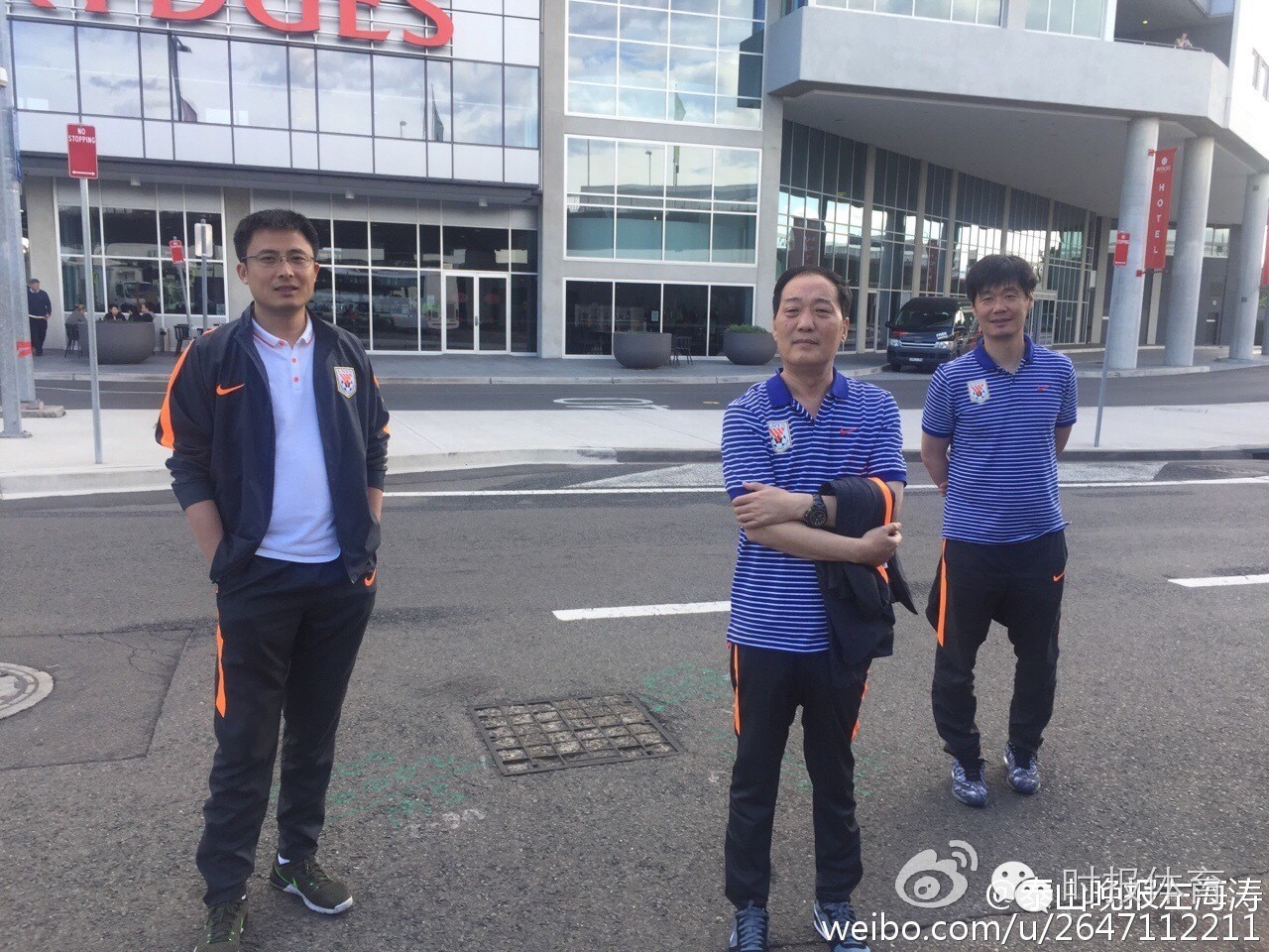 亚冠前方|澳洲鲁蜜中文水平高，打出霸气标语五岳我为首，四海澳群雄