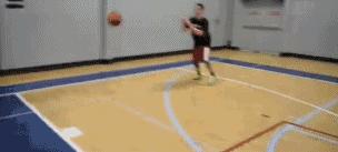 投篮老是打铁怎么练习投篮,投篮平时练准打比赛软怎么办