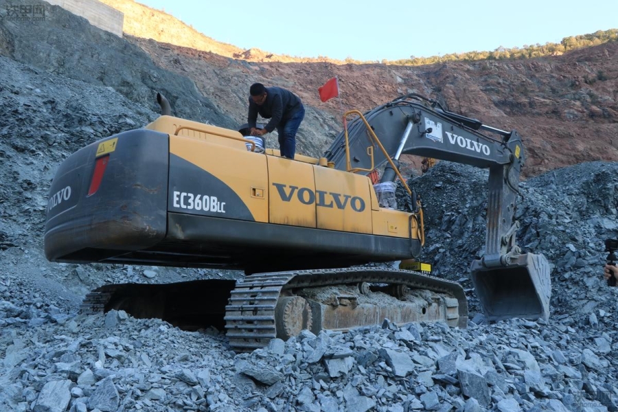 3年内二手20吨国产挖机,近期二手三一挖机