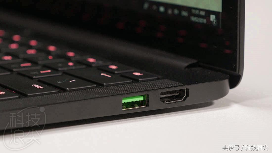 新款雷蛇灵刃潜行版评测:八代i7处理器+IGZO屏幕+10小时续航