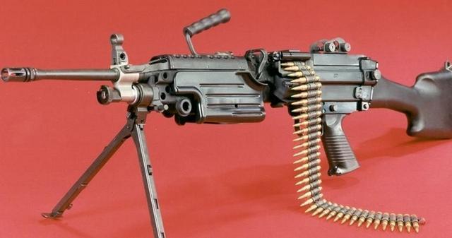 m249轻机枪红海行动,红海行动拍摄现场枪是真的吗