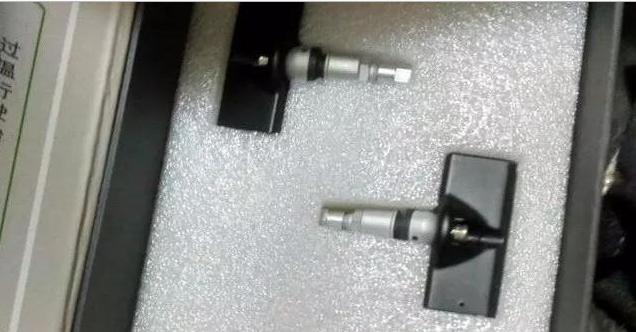 胎压报警灯清除不掉,胎压报警灯亮了但是车胎没被扎