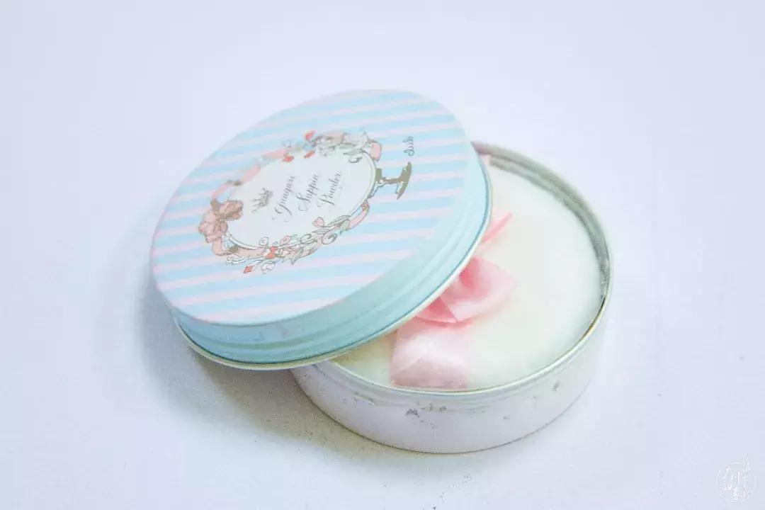 我们让4个直男猜化妆品，女生们哭晕在厕所！哈哈哈哈...