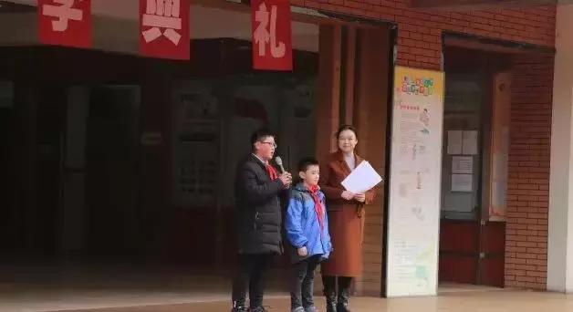 新城学子的这个举动，引来社会各界齐点赞！