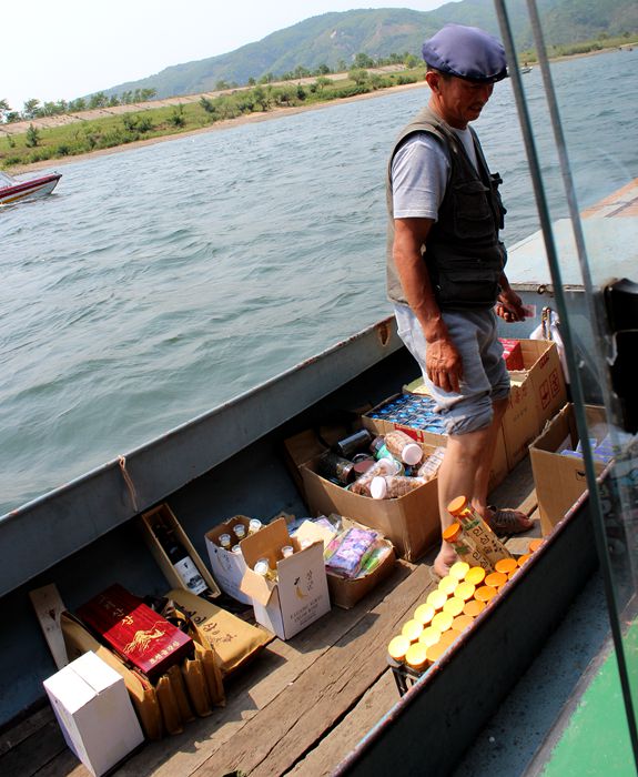 中朝边境美丽的风景,中朝边境桃花盛开的地方
