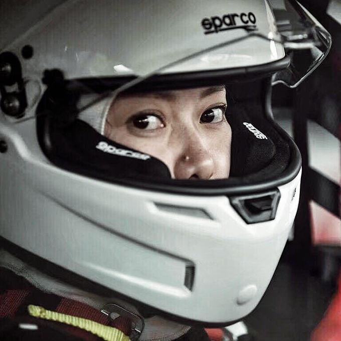 赛车女车手相亲,女赛车手相亲