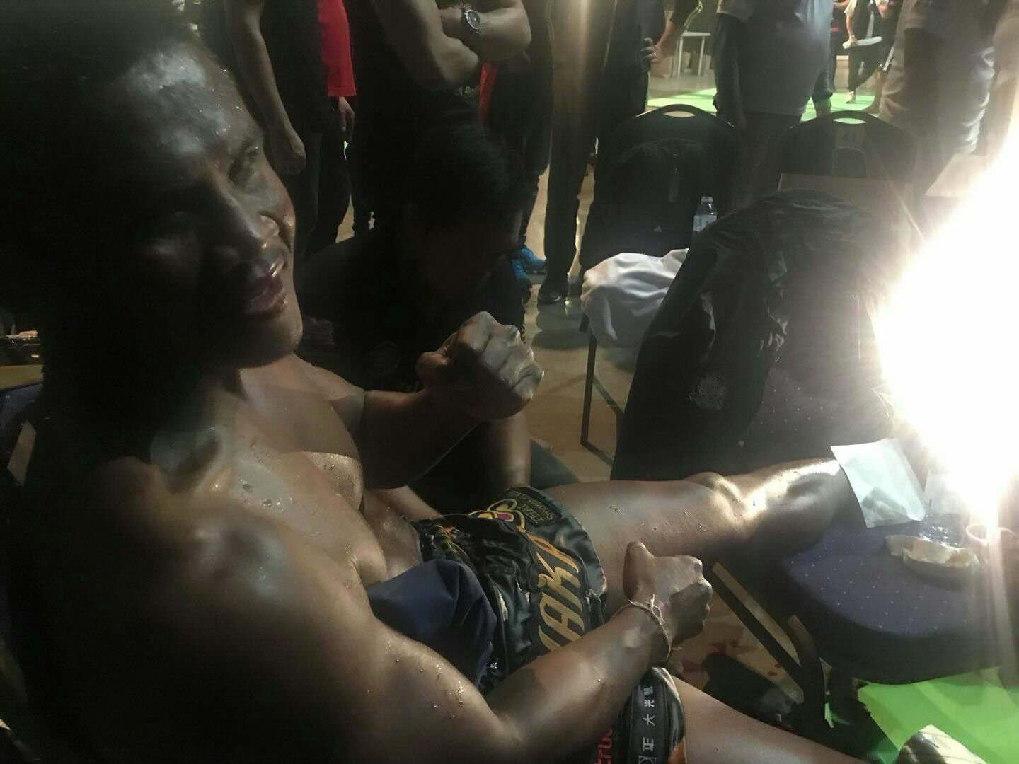 播求头破血流的比赛,播求被扫腿比赛