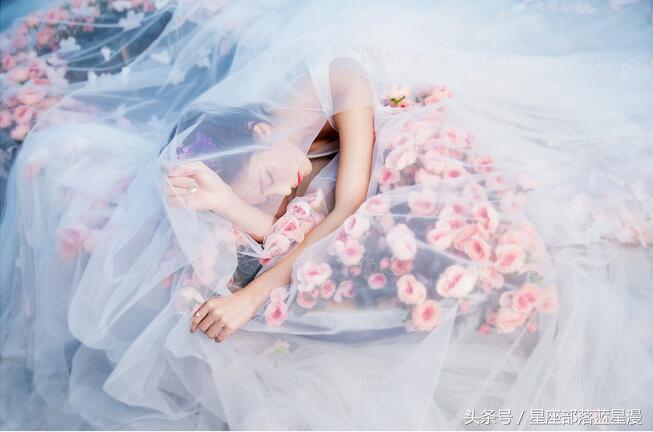 星爱女人|节日如何呵护自己？来场女神的内衣与香氛之约