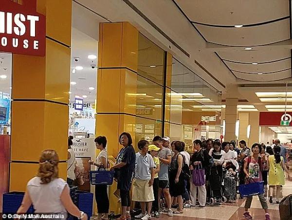 留学生代购月入10万,澳媒关注