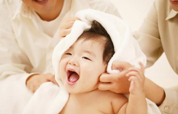 衣服上的顽固污渍太久了怎么去除,衣服顽固墨水污渍去除的最佳方法