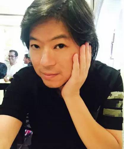 当你不化妆出门倒垃圾时遇到前任,如果你不想倒垃圾桶的话怎么办