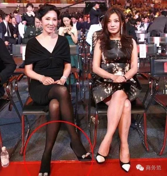 王思聪妈妈晚宴,王思聪妈妈同框