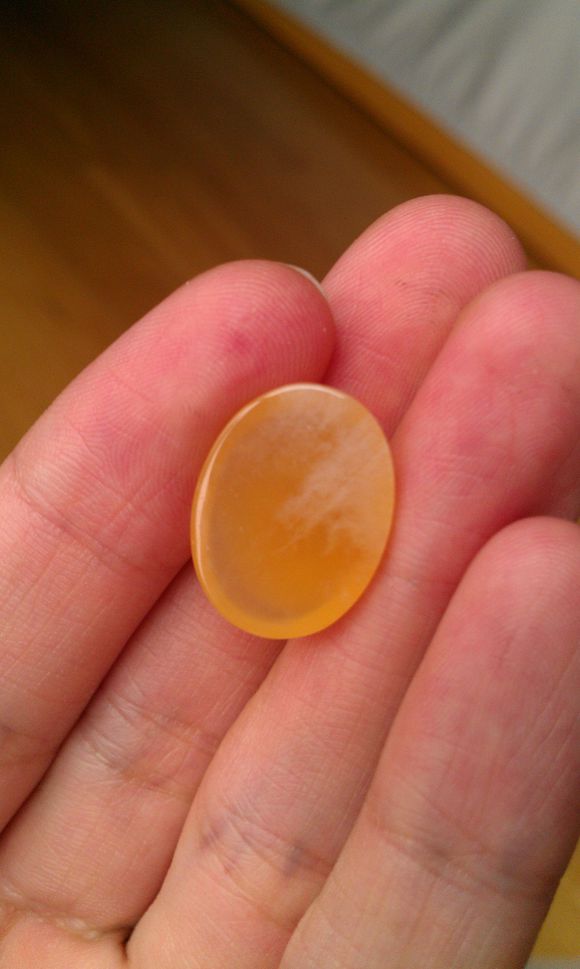 女人是水做的,玉石也会缺水快看看你戴着的女人吧!藏友必看!