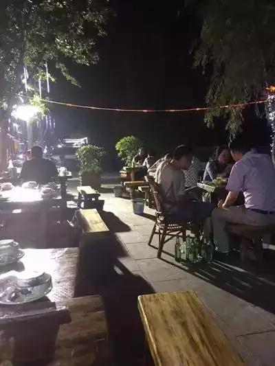 夜市迷人美丽烟火夜景,越夜越撩人的夜景