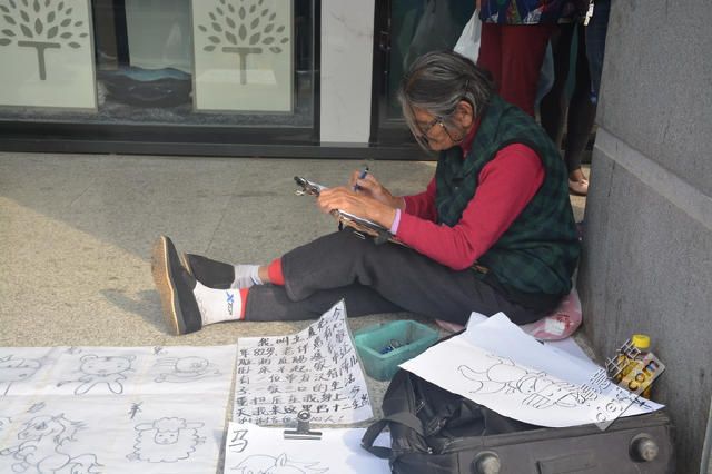 今日武汉｜别用一次性手套抓小龙虾吃；拼团疑遇套取个人信息