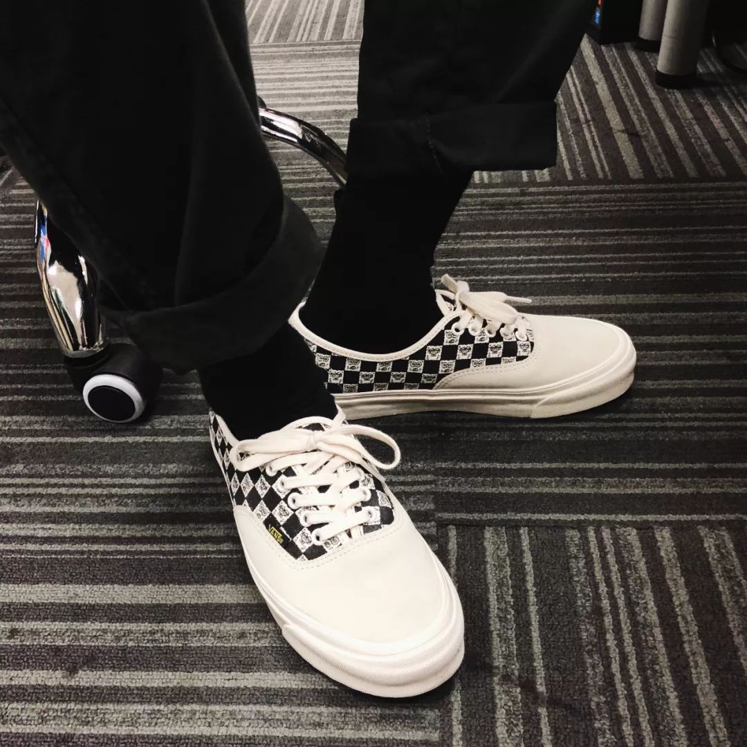 今天,我把表情包都换成了这个黄黄的东西,害羞.gif|编辑推荐