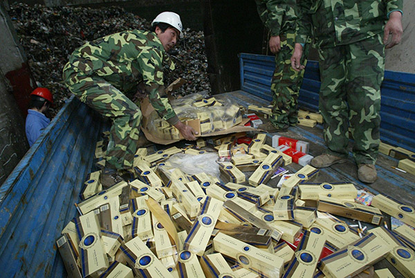 盘点｜从盗版VCD到劣质卫生巾：那些年查处的假冒伪劣商品