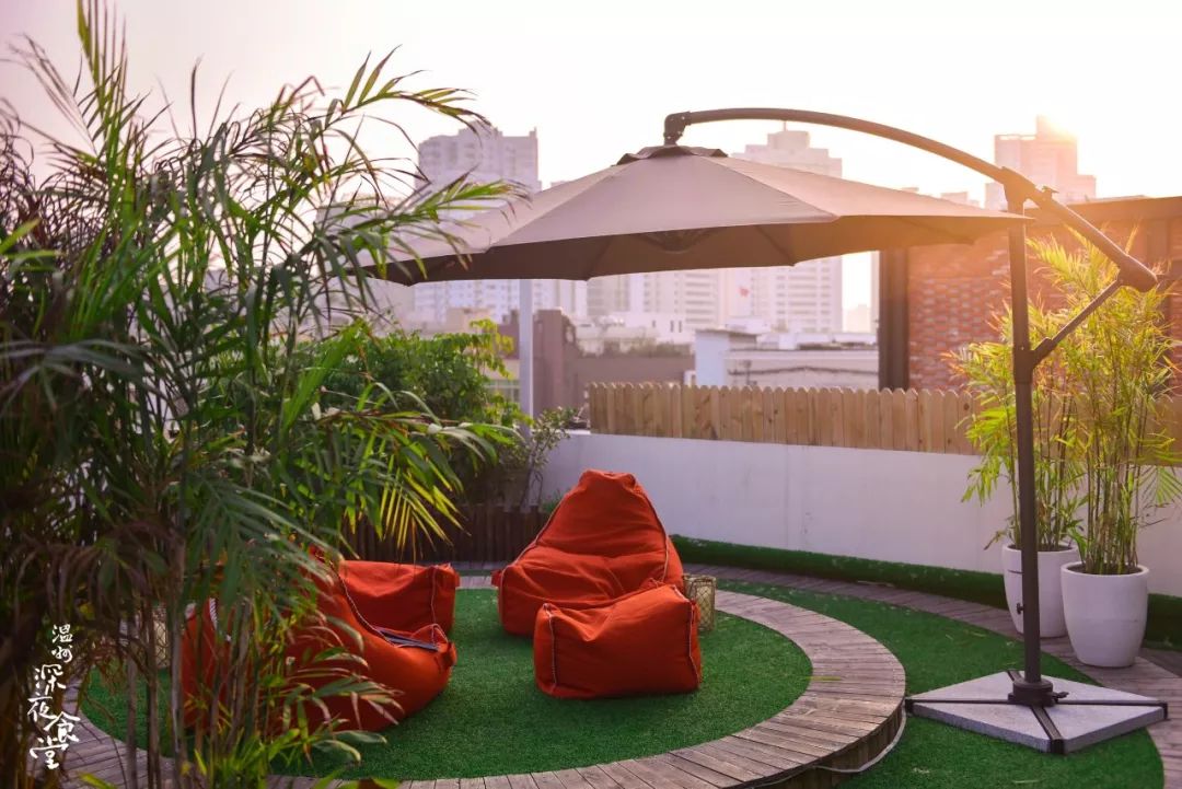 任性!温州海归美女辞职爆改破厂房,建露天解忧咖啡馆!