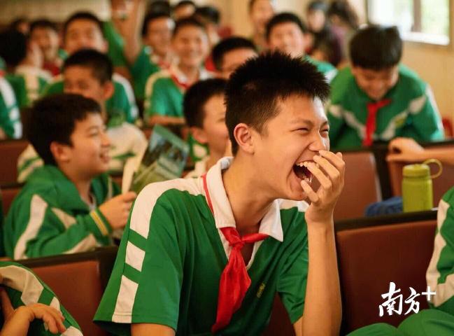 如何和初中生谈生理知识,如何跟初一的男孩谈性教育