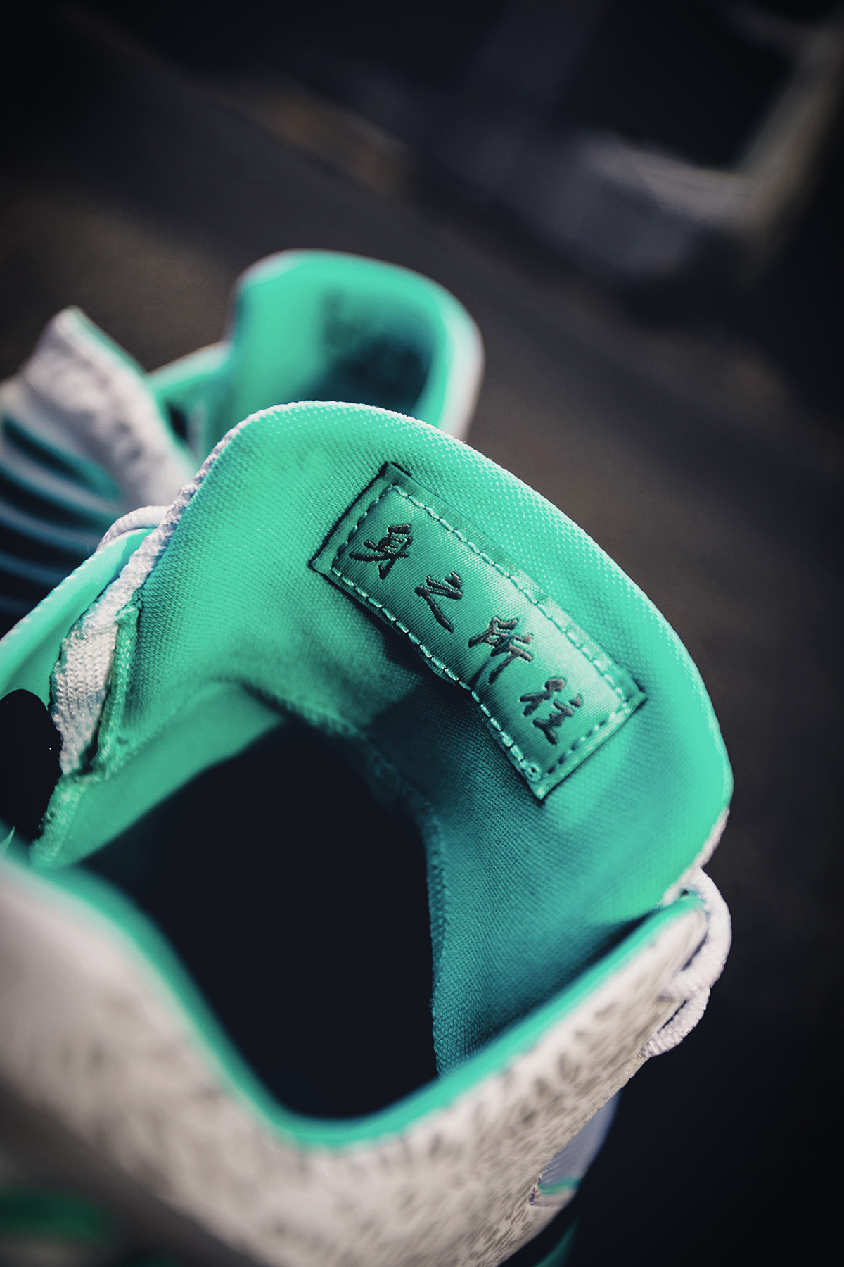 开箱上脚耐克篮球鞋,第一双airjordan正代鞋款在中国