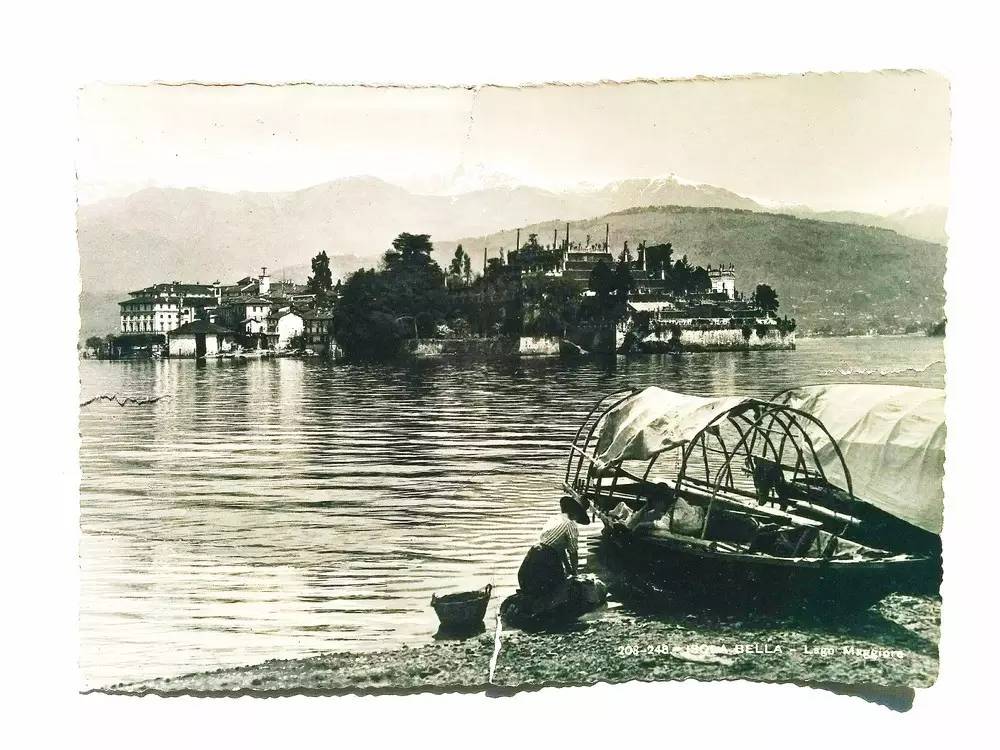 半个世纪前的铁皮箱，打开一个陌生人的罗曼史