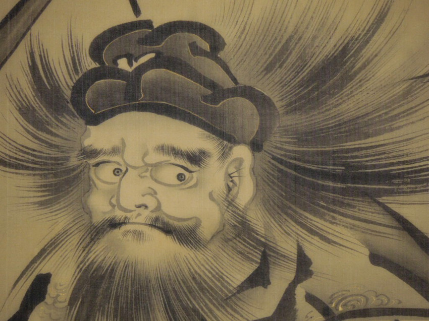 这个人奇丑无比，但在民间却威望极高，都说：将其放在门口能辟邪