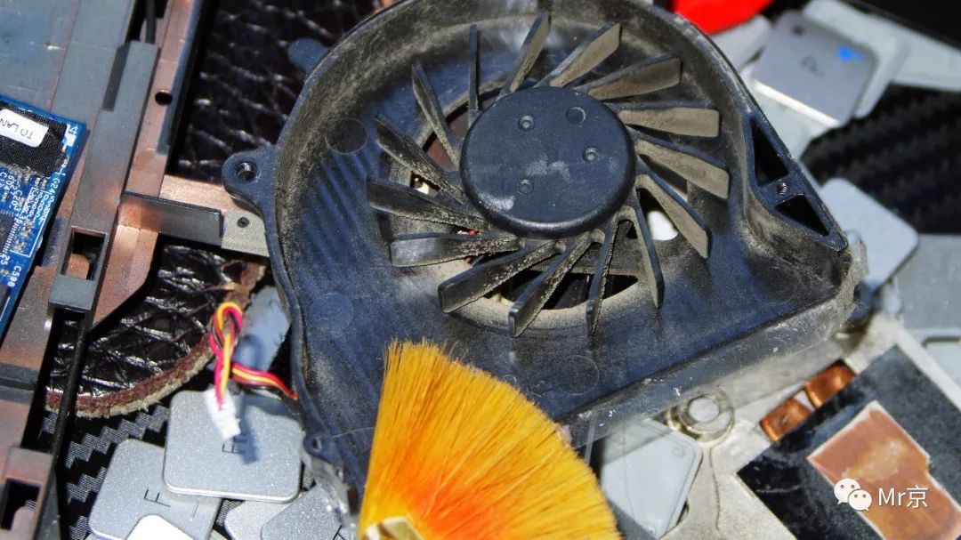 笔记本更换cpu详细教程,怎么样最简单的给笔记本电脑换cpu