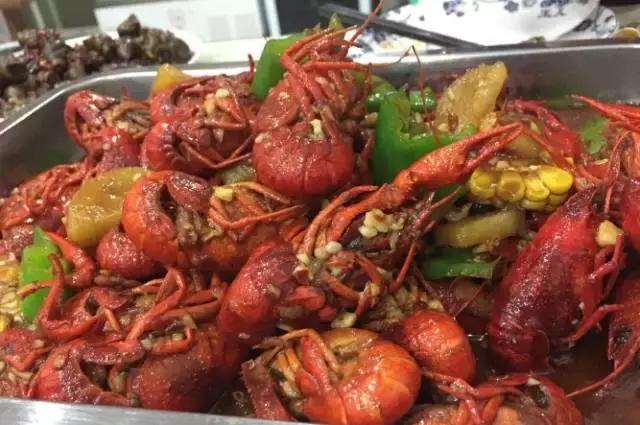 第一批吃小龙虾视频,第一个吃小龙虾的人