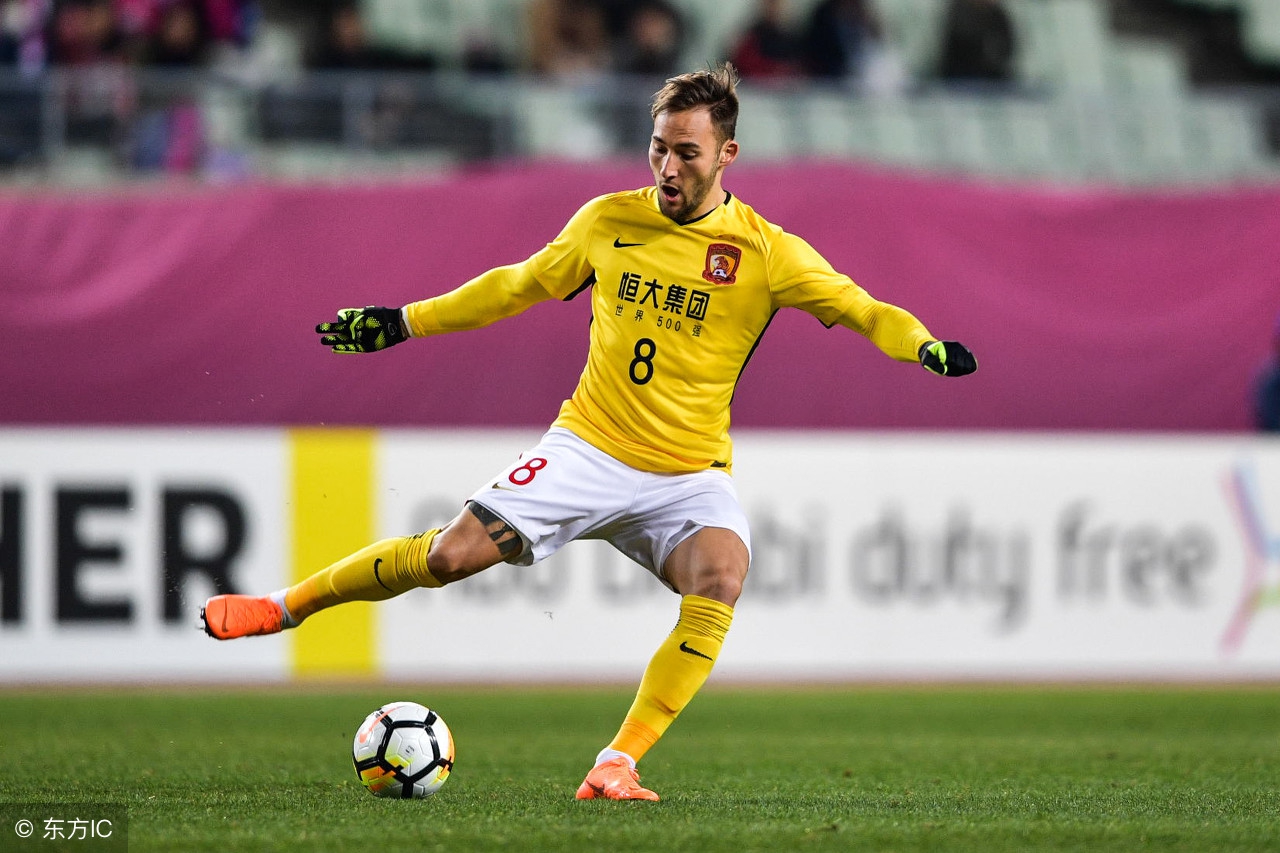 赛前扬言主场*杀虐**恒大，自己却在家门口把“大巴车”开翻了