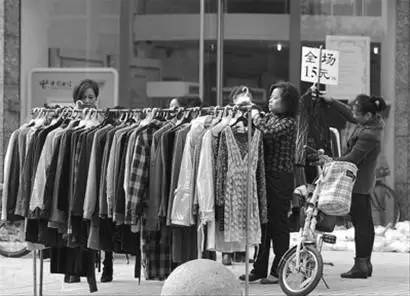 你肯定不知道，2件ZARA的钱能买一身CHANEL