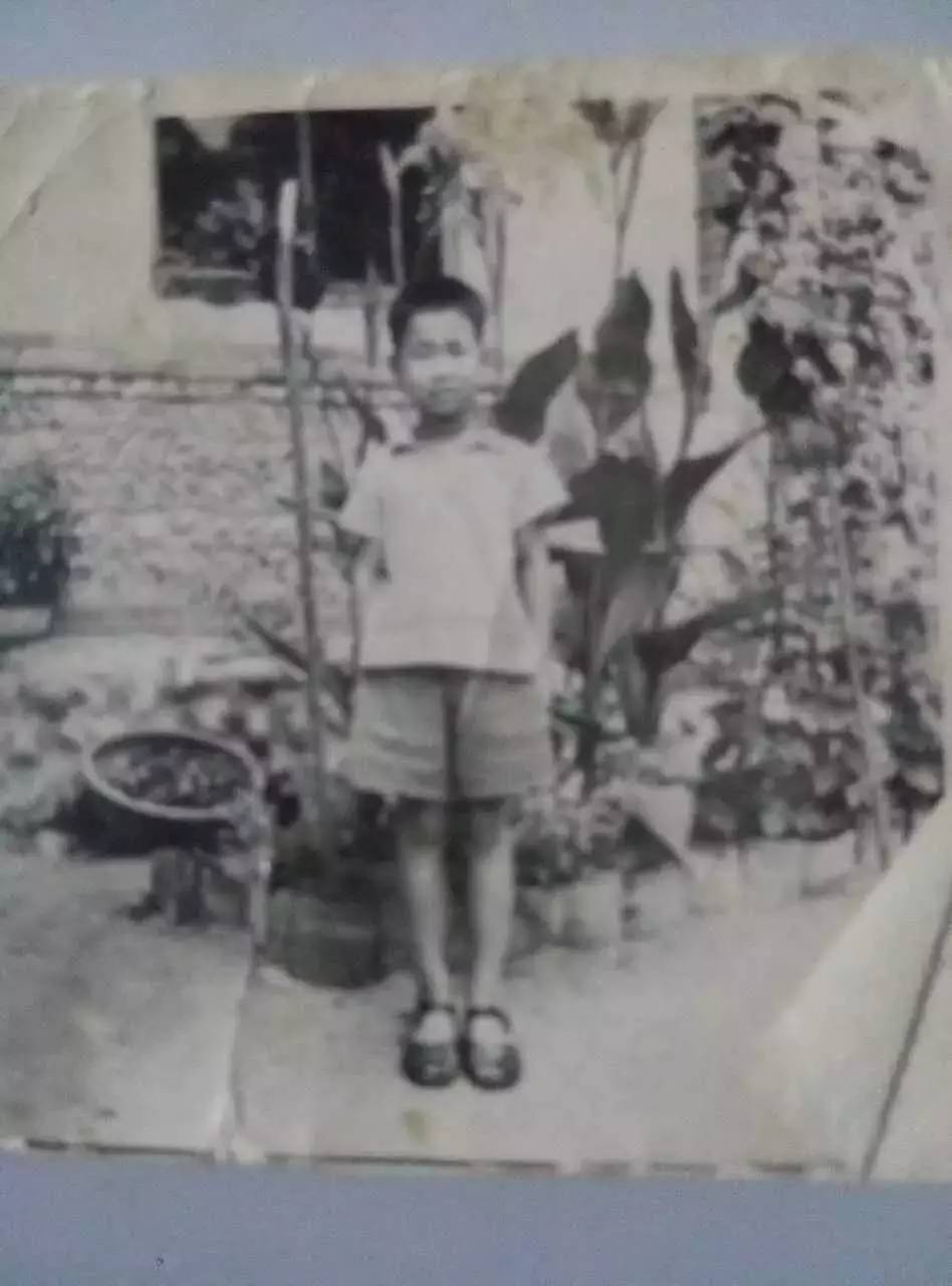 据说小时候都会有一张照片，让你紧张得尿了