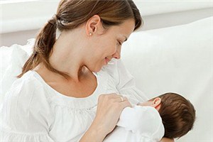 哺乳期乳腺炎发烧怎么办,得了乳腺炎还能继续喂奶吗