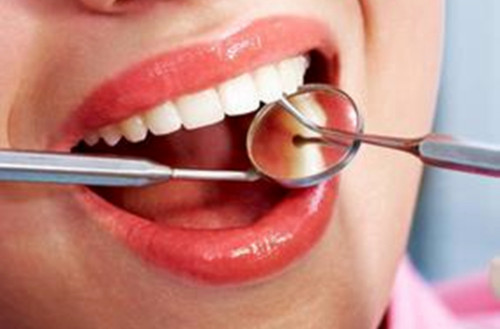 牙龈肿痛怎么办？喝水、进食都成障碍！