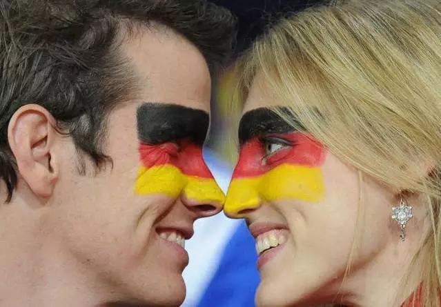 千万别和女友一起看欧洲杯,与女友一起讨论欧洲杯