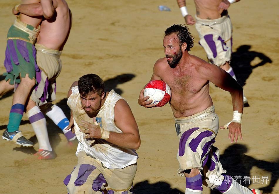 奇葩进球足球比赛视频,足球最奇葩的比赛