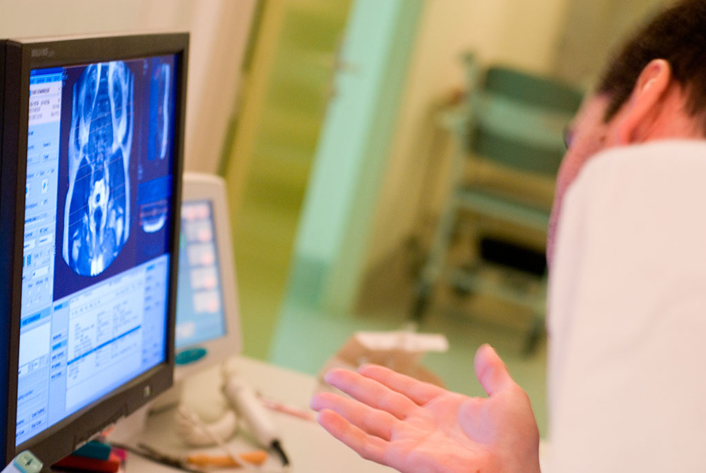 检查技术|泌尿系CT、MRI检查适应症