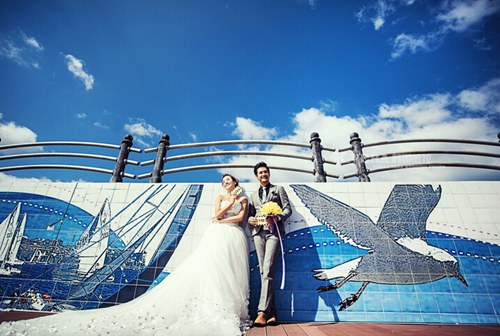 婚纱照在网上预约好还是实体店,网上婚纱照旅拍靠谱吗