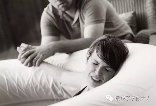 宫缩见红破水的知识,宫缩见红是什么样