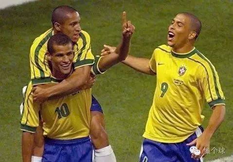 足球王国走向神坛,足球五星巴西