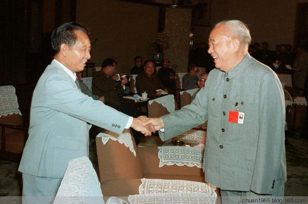 这两位开国将军，长征路上失去胳膊那一年，都只有22岁