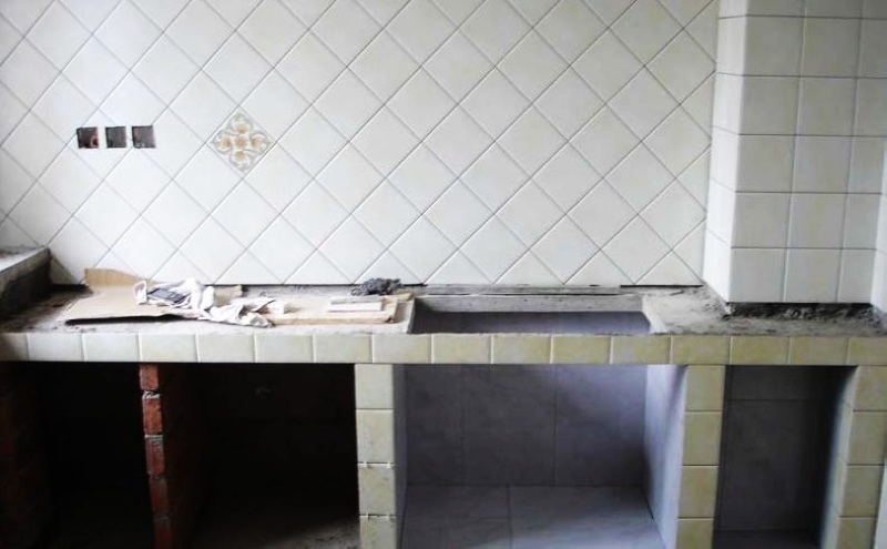 砖砌橱柜不做柜门怎么做才美观,砖砌橱柜如何免拉手