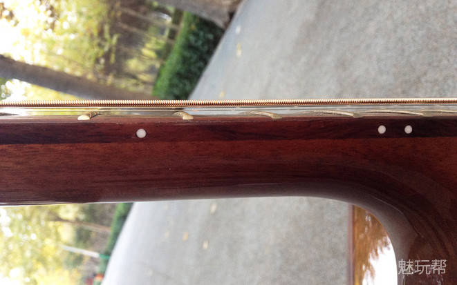 最新的智能吉他,智能手机你见过吗