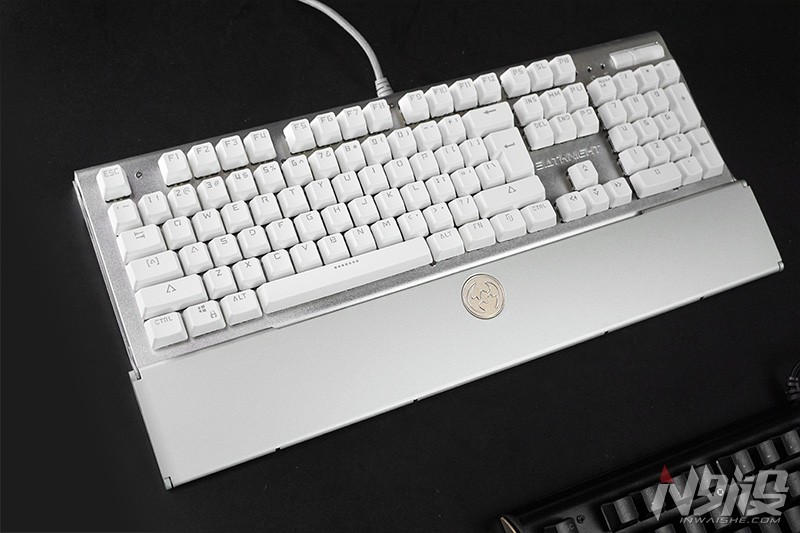 自带手托防尘罩的机械键盘,蝙蝠骑士机械键盘拆解