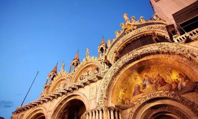 护照突然被剪角？“”蜜月游“变成”单身游“？这究竟是怎么回事