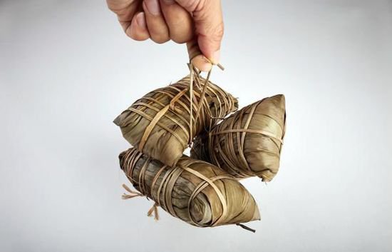 所有地王同一个干爹？康师傅主力产品没人买丨今晨看商界