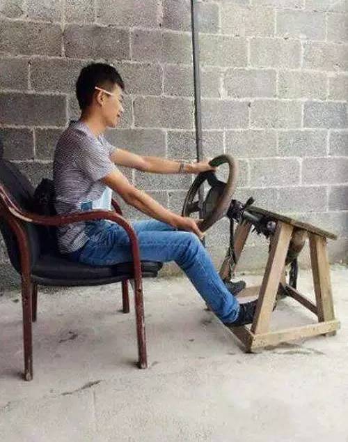 考驾照咋个自主预约？驾照丢了咋补办？关于驾照的问题，这条微信帮你搞定