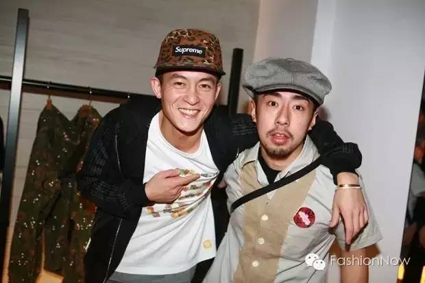 他的女朋友很多，但挚爱一直没变过