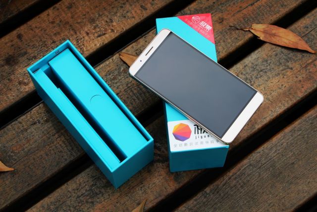 翻转吧摄像头,前后都能照出完美的照片:荣耀7i体验