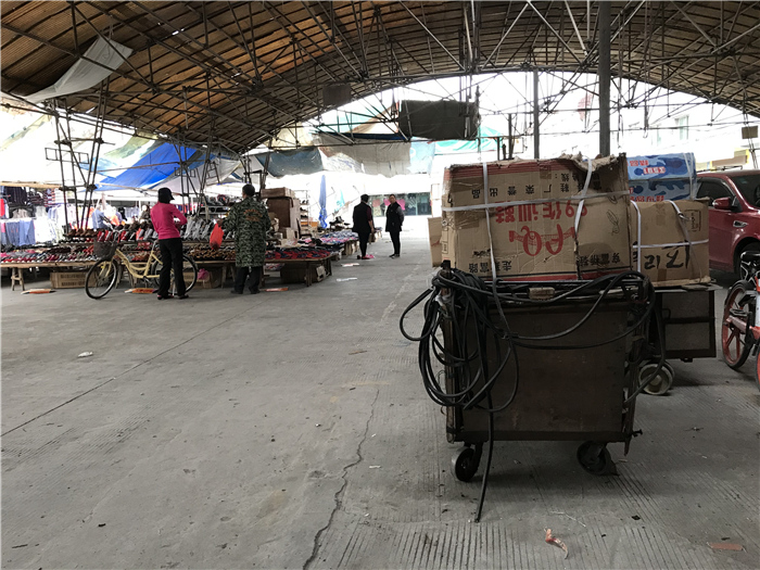 乱逛|曾经我总是跟着大人赶犀浦