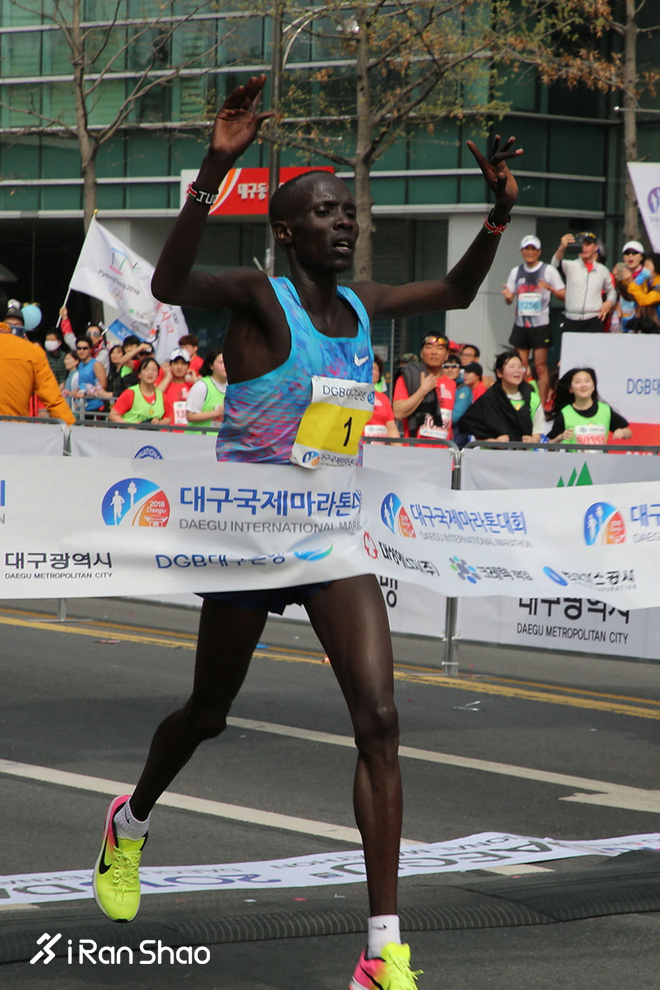 阿迪跑鞋boost排行,跑鞋排行榜第一名阿迪